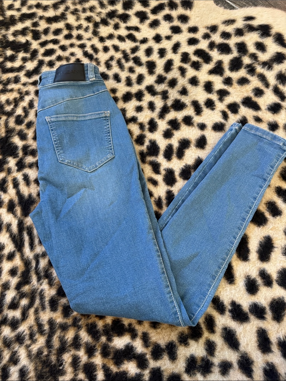 Contour Fit High-Rise Jeggings - Arctic Light Blue - Picture 3 of 9